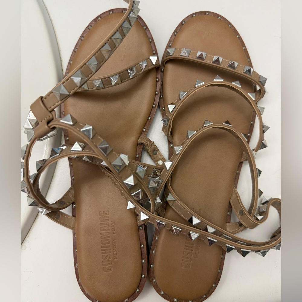 Cushionaire Women's Tan Sandals with Silver Accents